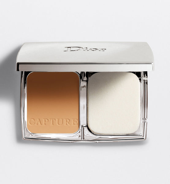 CAPTURE TOTALE TRIPLE CORRECTING POWDER FOUNDATION
